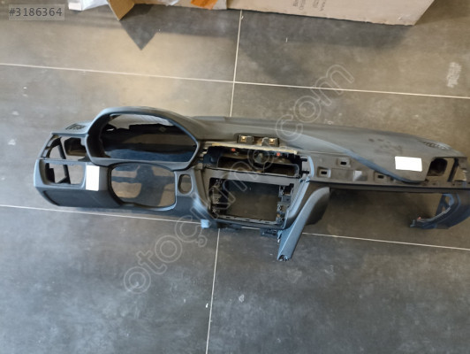 BMW F30 GÖĞÜS TORPİDO SİYAH BOYALI 51459218490 BBO