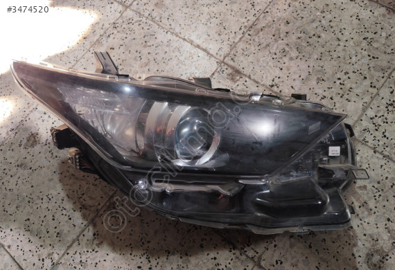TOYOTA AURİS SAĞ ÖN FAR 2013 2018 ÇIKMA PARÇA