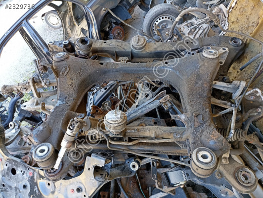 Audi a4 çıkma motor traversi