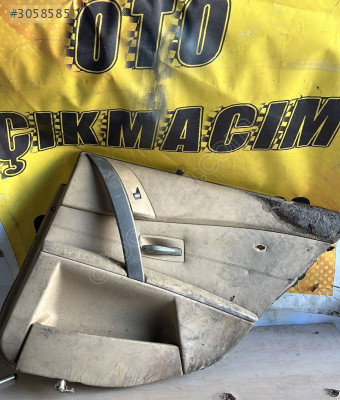 Bmw e60 sağ arka kapı döşemesi 70342889