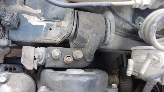 hyundai accent 1,3 motor takozu