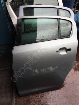OPEL CORSA D SOL ARKA KAPI ÇIKMA ORJİNAL HATASIZ GÜMÜŞ GRİ