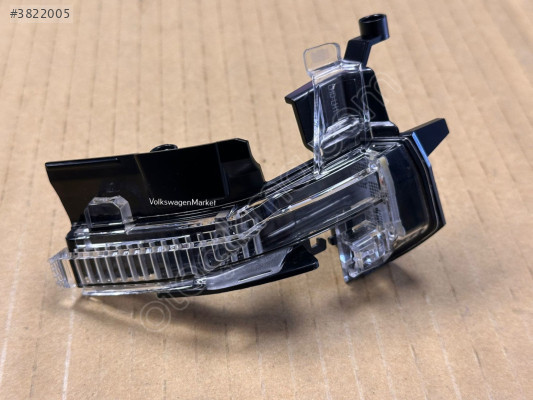 AUDI A3 20-25 SOL DİKİZ AYNA SİNYALİ 8Y1949101A