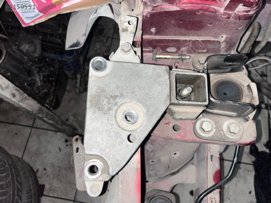 Renault Clio 1.4 motor kulağı