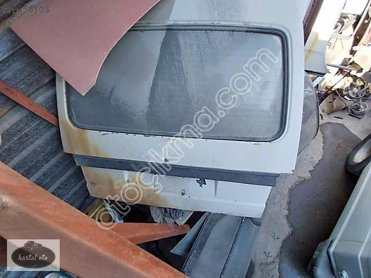 Mazda E 2200 bagaj kapısı