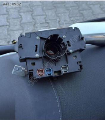 Peugeot 407 far sinyal silecek kolu