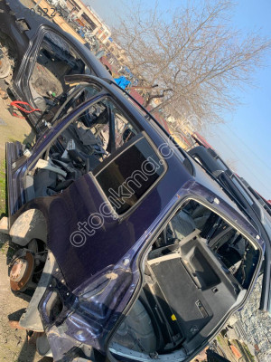 Volkswagen Touran Sol Arka Kesme Çamurluk Hatasız Orjinal Çıkma