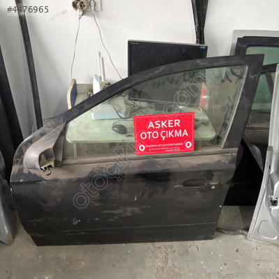Astra haş sol ön kapı camı