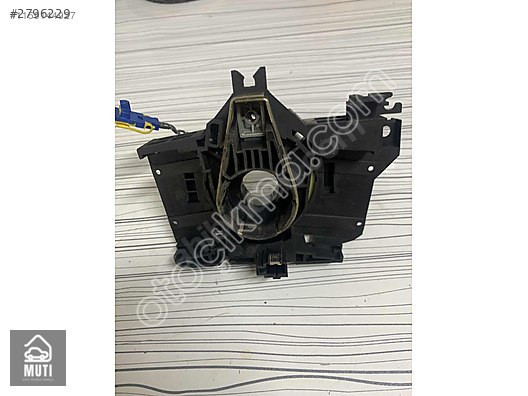 Elektrik / 8200375336 DACİA LOGAN SİNYAL KOLU göbeği