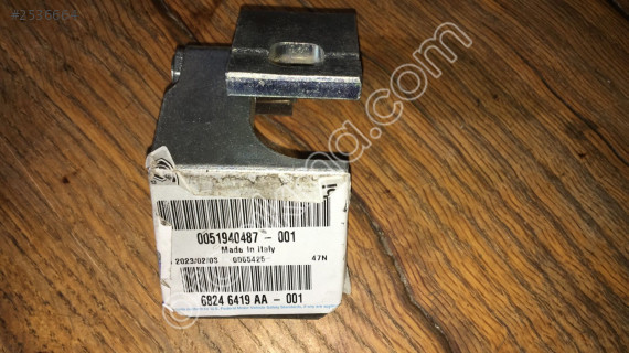 Fiat 500X Arka Kapı Alt Menteşesi Sol Sıfır Orjinal 51940487