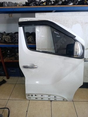 4RENAULT TRAFİC SAĞ ÖN KAPI