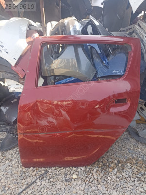 Dacia Sandero sol arka kapı