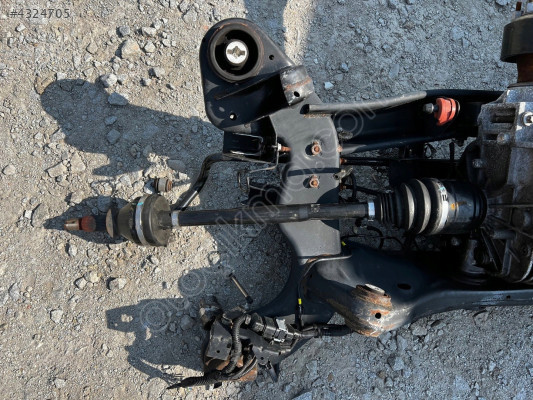 MASERATI QUATTROPORTE GHİBLİ 3.0 DİZEL SAĞ ARKA AKS 6700054530