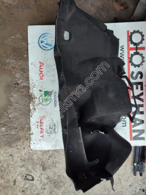 Passat b8 sağ arka bagaj halısı