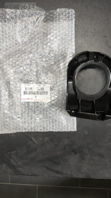 TOYOTA COROLLA CROSS ÖN SAĞ SİS FARI İÇ ÇERÇEVE 8148116050