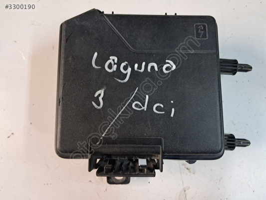 RENAULT LAGUNA 3 MOTOR İÇİ SİGORTA KUTUSU KAPAĞI