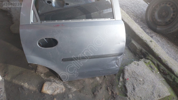 Opel Corsa C Çıkma Sağ Arka Kapı