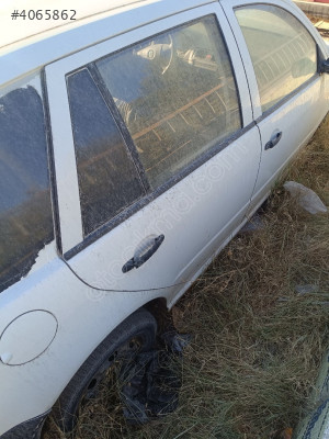 Skoda fabia sağ arka kapı