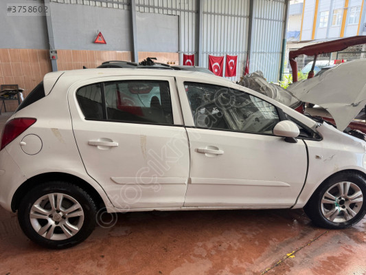 2009 OPEL CORSA SAĞ ARKA ÇAMURLUK
