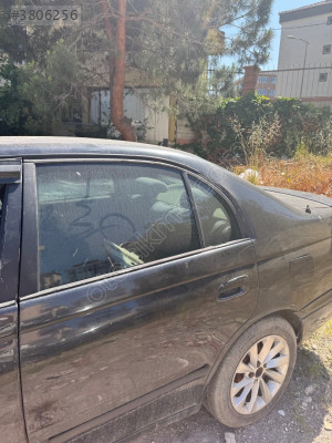 Toyota Corona sol arka kapı Orjinal hatasız