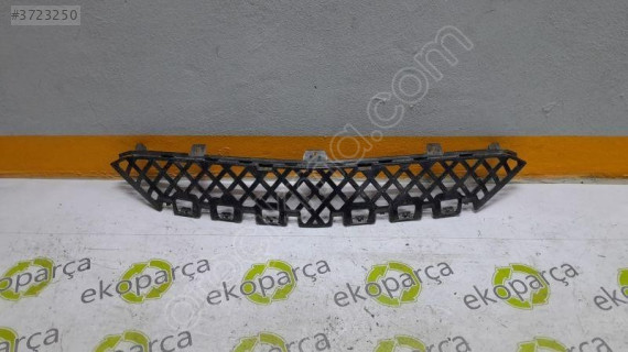 MERCEDES C SERİSİ 2022 2024 W206 ORTA IZGARA A2068853004