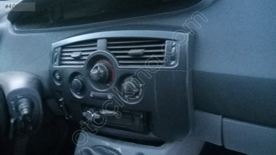 Renault Scenic 2 teyp çerçeve dolu