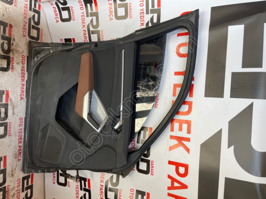 AUDİ Q3 SOL ÖN KAPI  DOLU 83A831051C