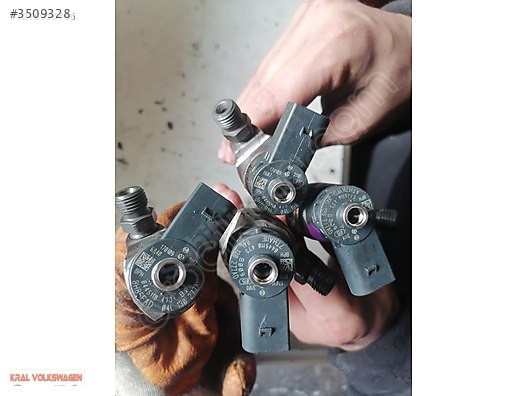 AUDİ A3 1.6 CLH 04L 130 277 AD ENJEKTÖR ÇIKMA ORJİNAL