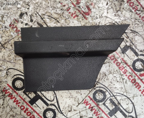 VOLKSWAGEN GOLF 7.5 İÇ KAPLAMA PLASTİĞİ 5G6867461