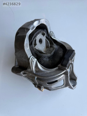 Motor Kulağı Sağ Audi A6 A7 40 TDI 2019-2025 4M0199372FS