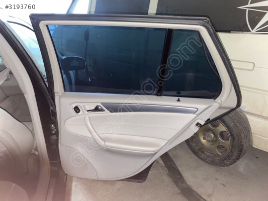W203 kasa de 220 cdi sağ arka kapı