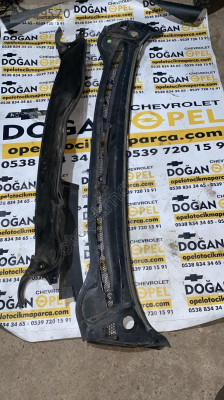 Opel Astra J Silecek Alt Izgarası GM
