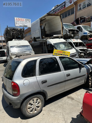 Corsa b sağ arka kapı