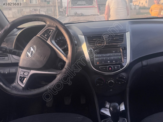 Hyundai accent Blue ön göğüs