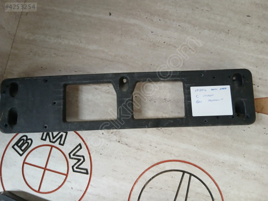 MERCEDES W206 YENİ KASA C SERİ ÖN PLAKALIK