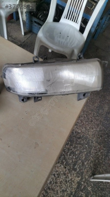 7700.352104 2003 Mercedes atego sağ far