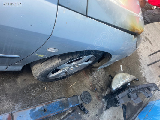 Peugeot 407 sağ ön Çamurluk