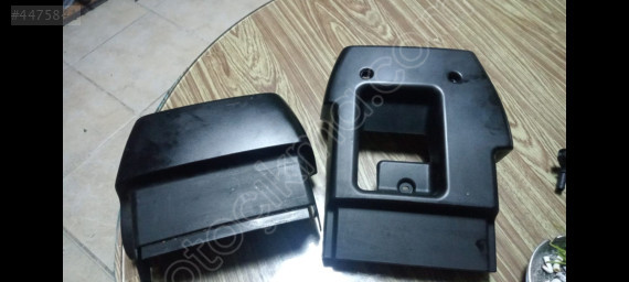 Laguna 1 direksiyon alt üst plastiği