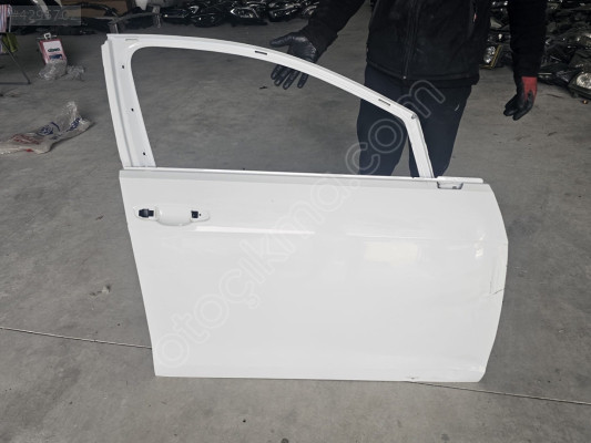 2013/2019 VW GOLF BEYAZ SAĞ ÖN KAPI ORJINAL LOKALLIK