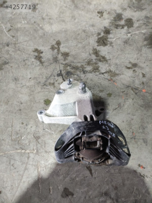 112327345 R Megan 4 Motor Takozu