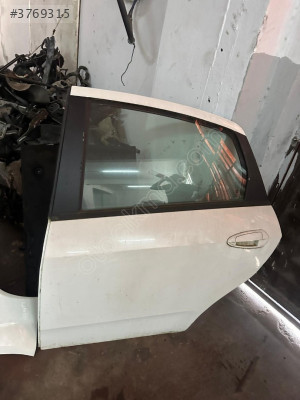 FIAT LINEA Sol Arka Kapı - Mert Oto Çıkma Parçalar