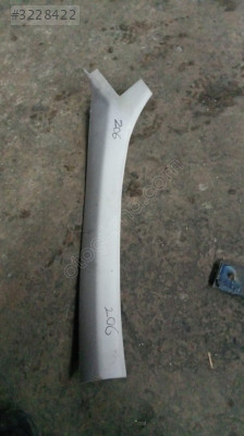 Pejo 206 ön cam iç direk plastik sol çıkma