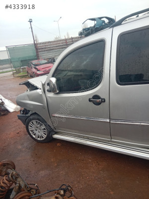 FIAT Doblo 2004 sağ ön kapı dolu