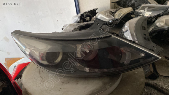 KİA SPORTAGE ÇIKMA SAĞ FAR