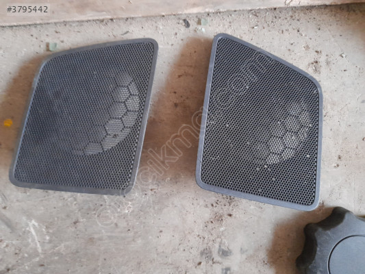 VOLKSWAGEN CADDY TORPİDO HOPARLÖR KAPAKLARI