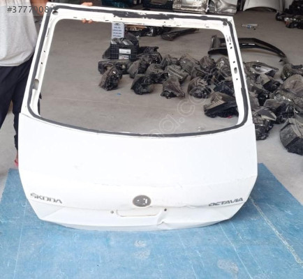 2013/2020 SKODA OCTOVIA BEYAZ BAGAJ KAPAĞI ORJINAL LOKALLIK