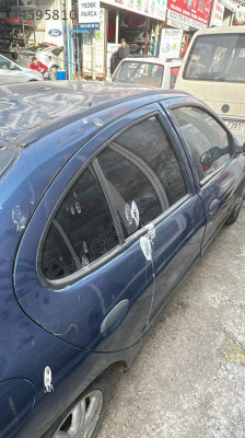 Renault Megane 1 sağ arka kapı 98-2003