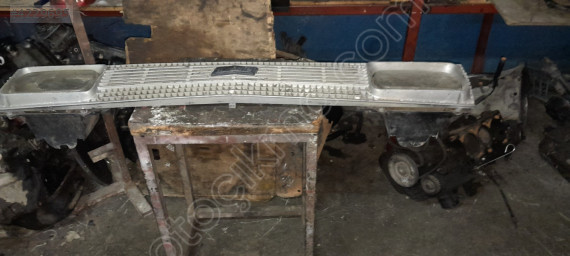 Tofaş 131 1978 model kare farlı ön panjur