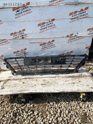 Renault megane 4 çıkma ön panjur 2016-2019