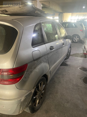 W245 b180 cdi kesme arka çamurluk